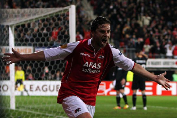 展现出了卓 展现出了卓